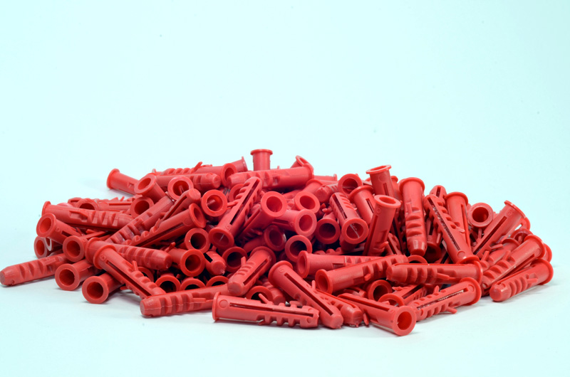 Plastic dowel pins or red wall plugs