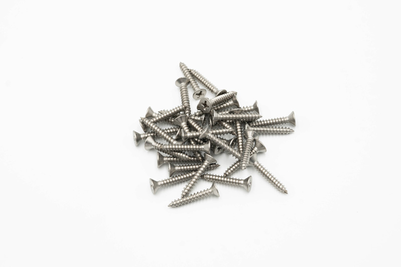 tapping screws made of steel